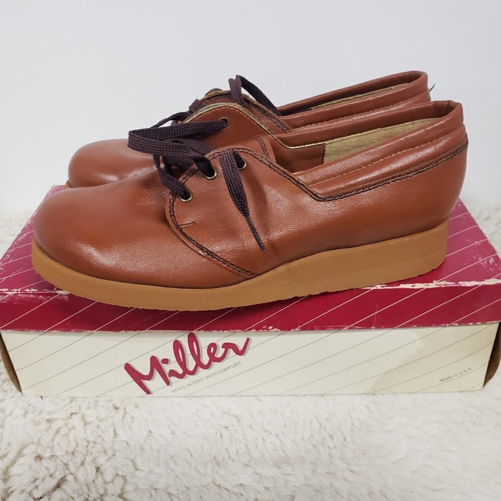 Women's Brown Leather Lace-Up Loafers